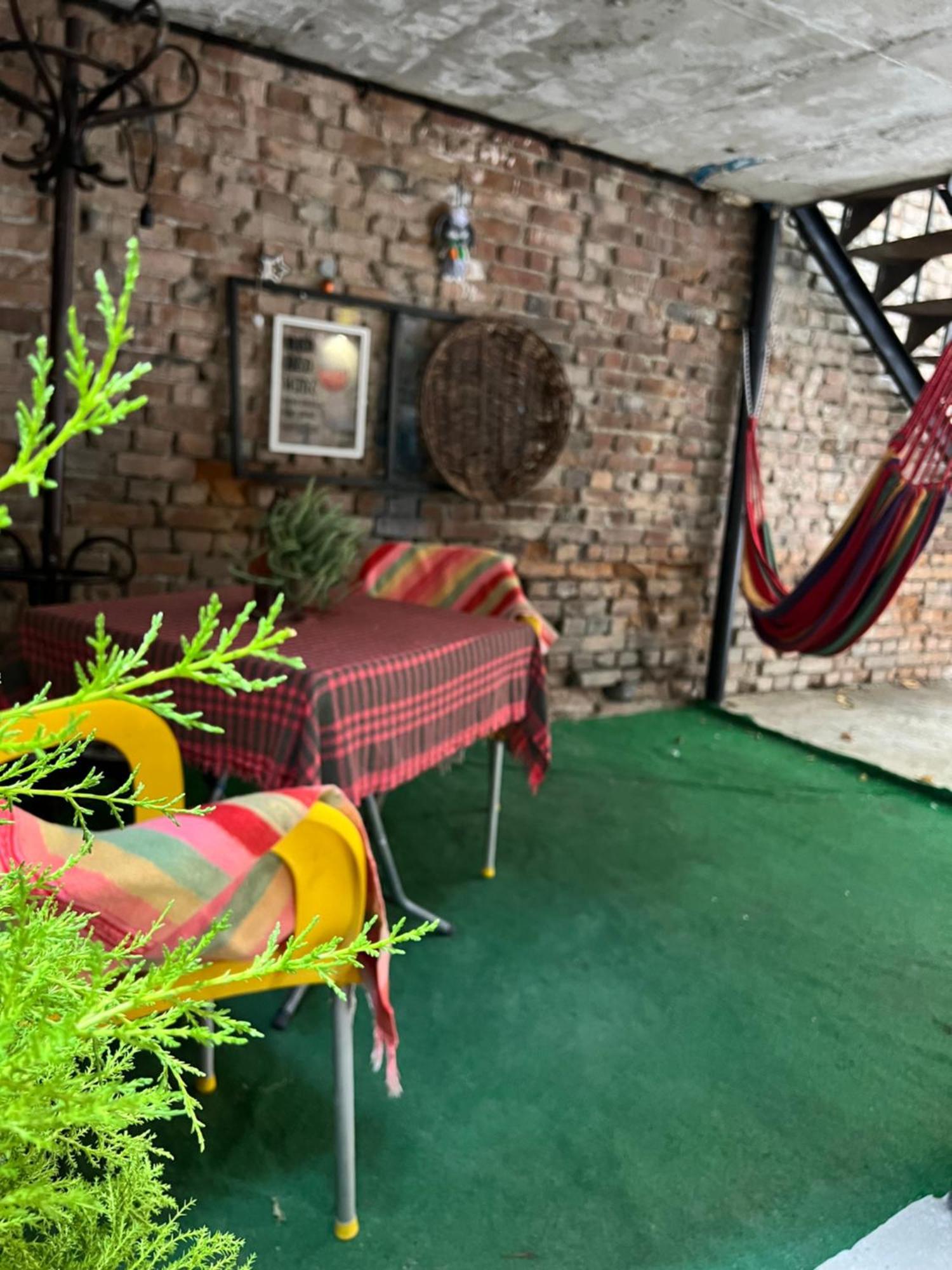 Hostel Nomad Tbilisi Eksteriør bilde